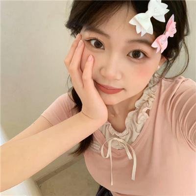 如何培养一个女孩海报